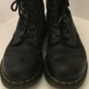 DR. MARTENS COMBAT BOOTS WOMEN'S  SIZE 8
